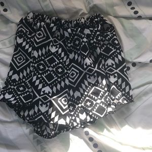 Xhiliration flowy shorta
